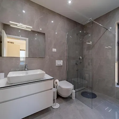 Holiday home Cozy In Uvala Nova With Sauna