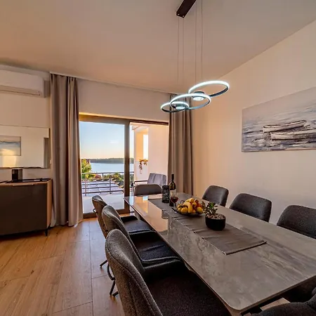 Cozy In Uvala Nova With Sauna Potirna