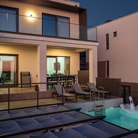 Cozy In Uvala Nova With Sauna Holiday home *